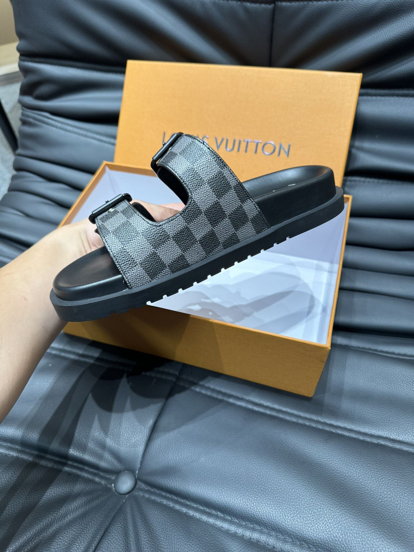 Louis Vuitton Slippers